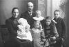 Isak og Lina Witsø med barna Margot, Einar, Olga, Arne og Paul